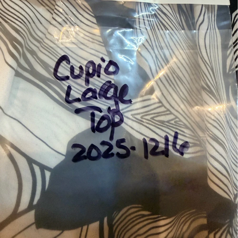Cupio Black & White Abstract Sleeveless Blouse | Mesh Back | Size L - Picture 9 of 9
